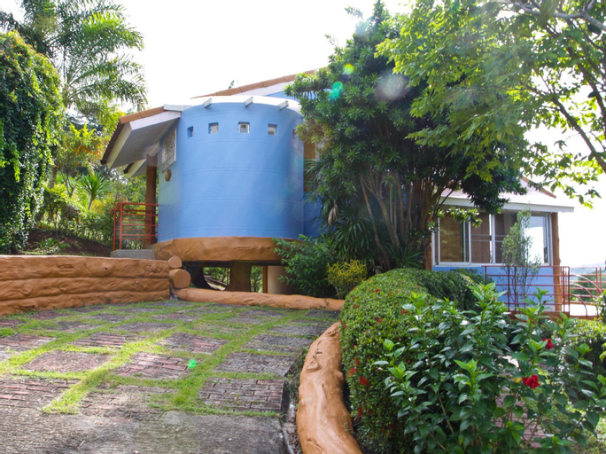 Exterior 17