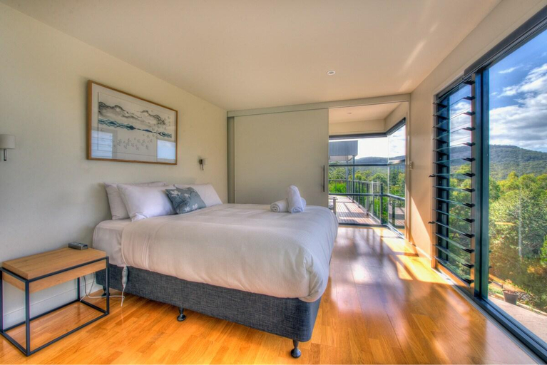 Bedroom 2, The BoltHole, Glamorgan-Spring Bay