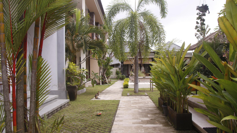 Exterior 7