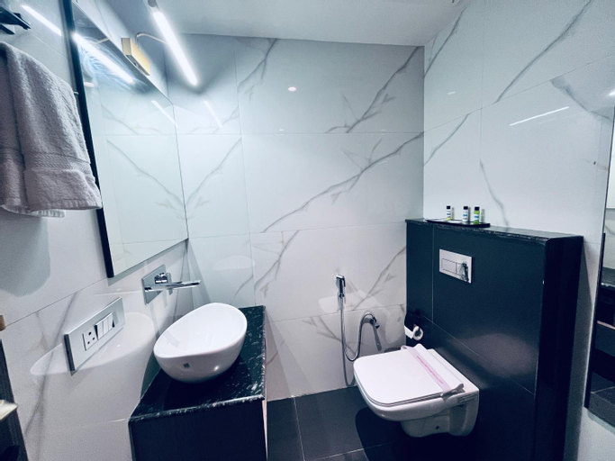Bathroom 11
