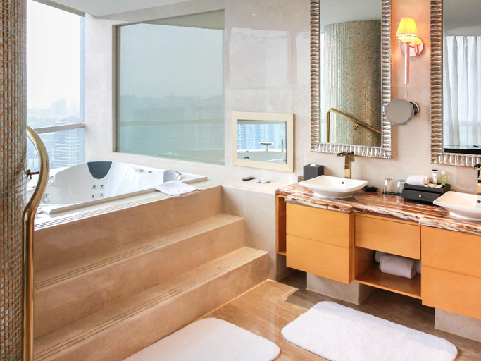 Bathroom 9