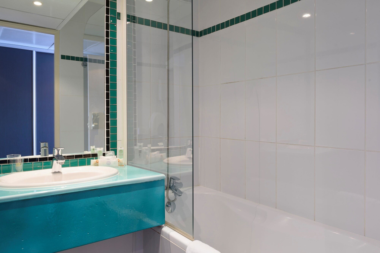 Bathroom 5, Best Western Astoria, Alpes-Maritimes