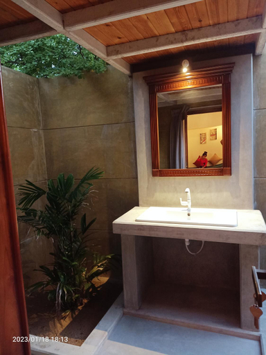 Bathroom 4, BLUE WAVES kite surfing beach resort, Kalpitiya