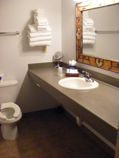 Bathroom 5, August Lodge Cooperstown, Otsego