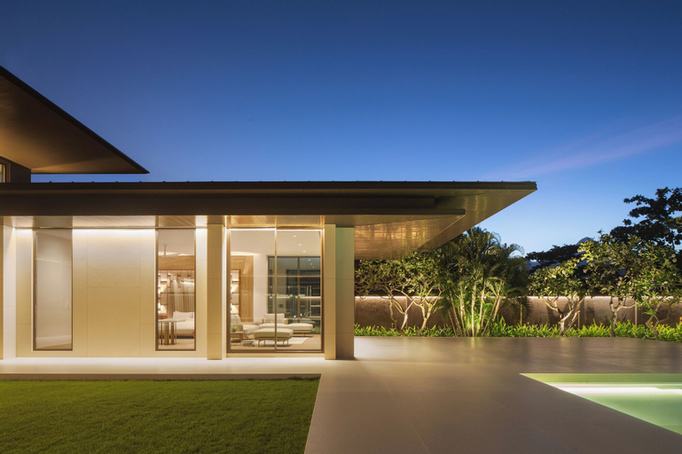 Exterior 5