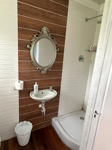 Bedroom 5, 5 on Crossways GH, Buffalo City