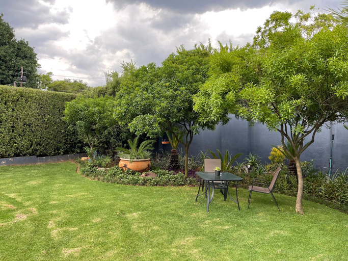 Others 4, Hill Luxury Cottage, City of Johannesburg