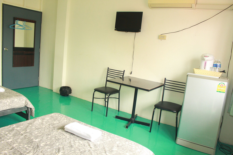 Bedroom 5, LZ Hostel, Khlong San