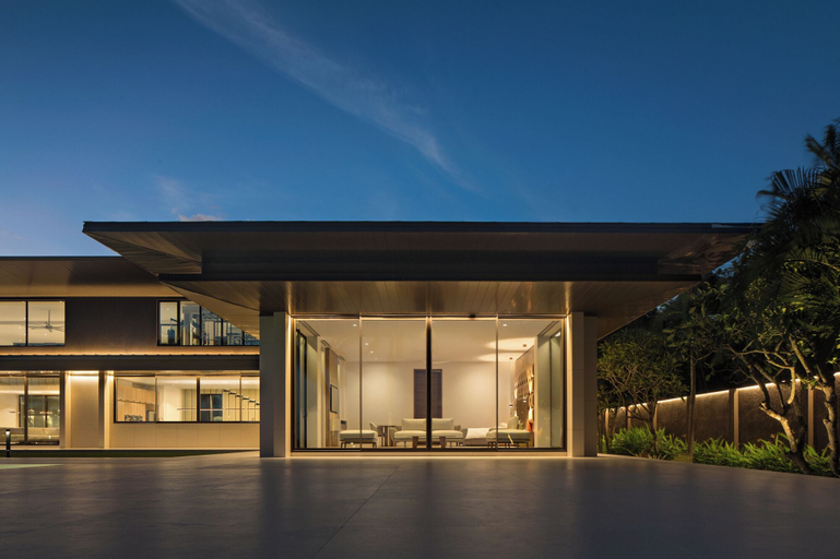 Exterior 3