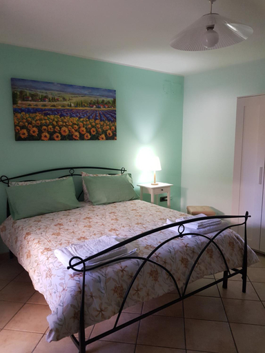 Bedroom 4, B&B Ortensia, Salerno