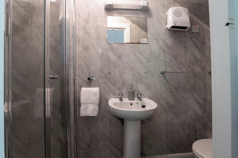 Bathroom 4, Coolin View Guest Rooms, Highland