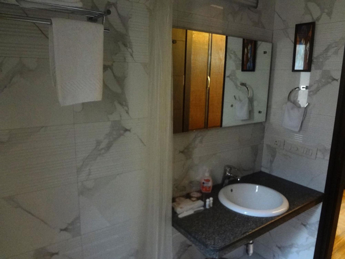 Bathroom 26