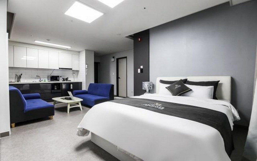 Bedroom 2, Suncheon Shine Hotel, Suncheon
