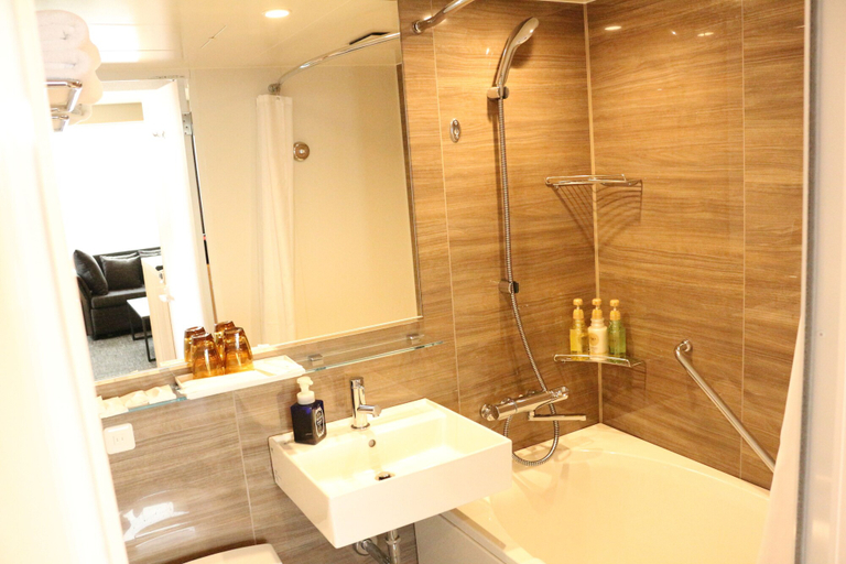 Bathroom 4, Hotel Fukuracia Osaka-Bay, Osaka