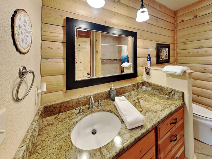 Bathroom 3, Double Eagle Manor by Ruidoso Vacation Rentals, Lincoln
