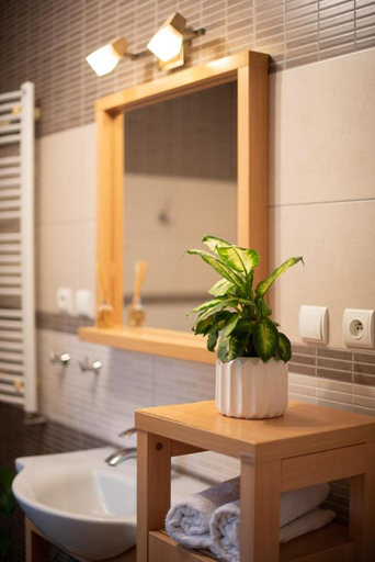 Bathroom 3, Tatarska Zagroda - Agroturystyka Dolina Baryczy Noclegi - Domek Danielek, Milicz