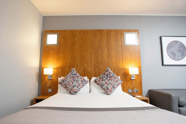 Bedroom 4, Ramada by Wyndham Belfast City Centre, Belfast