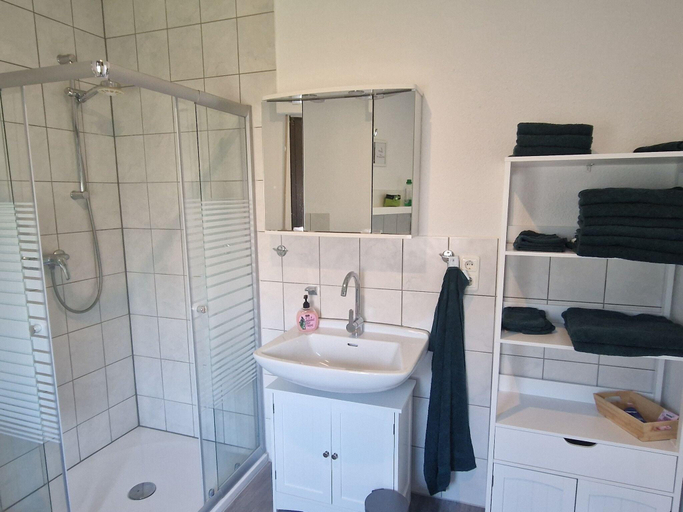 Bathroom 3, Wohnung im Teutoburger Wald Externsteine, Höxter