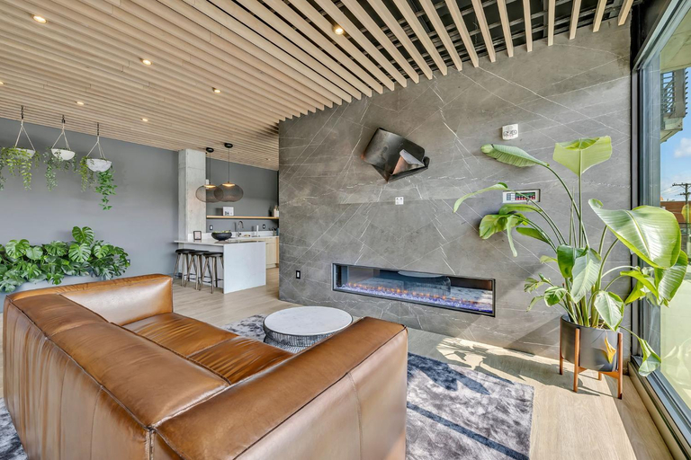 Public Area 4, HUGE downtown corner unit- Pool-Gym-Walk 2 Broadway, Davidson