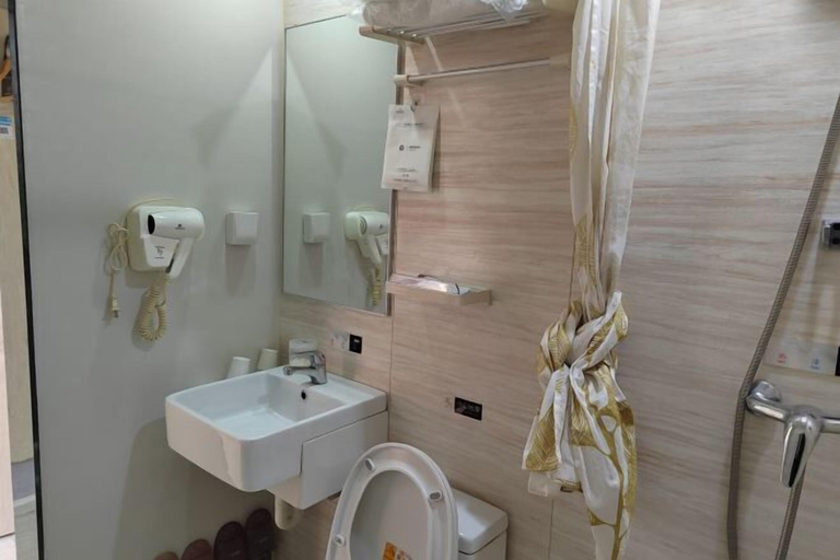 Bathroom 3, Jasmine Bloom INN Chain Hotel (Yidu Chengxiang Road), Yichang