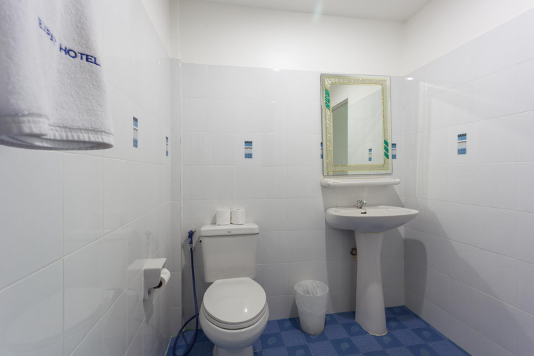 Bathroom 15