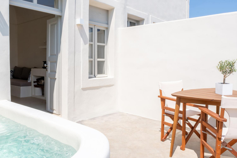 Hot tub 2, Grandma's Houses, South Aegean