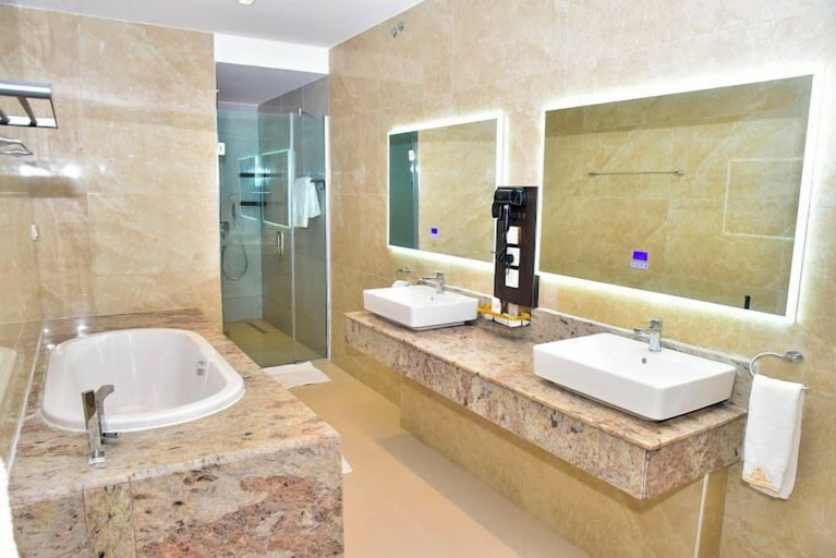 Bathroom, Amsterdam Court Residence , Eti-Osa