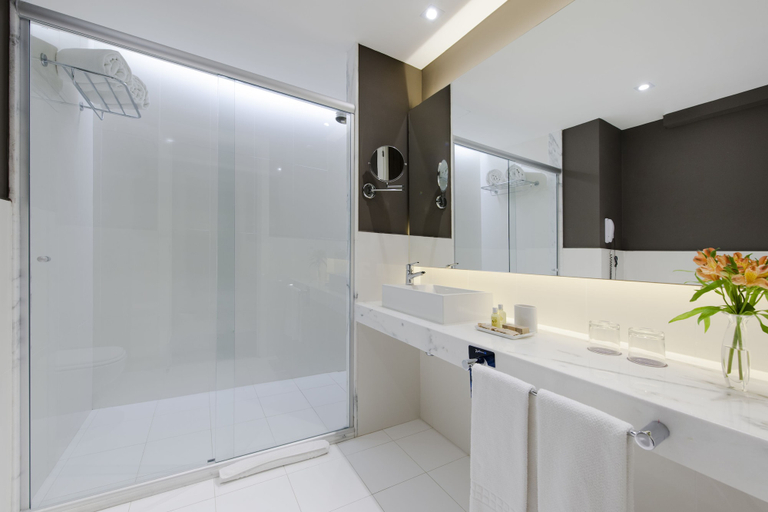 Bathroom 15