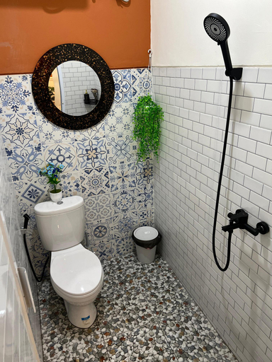 Bathroom 5, Penginapan diANA Negara, Jembrana