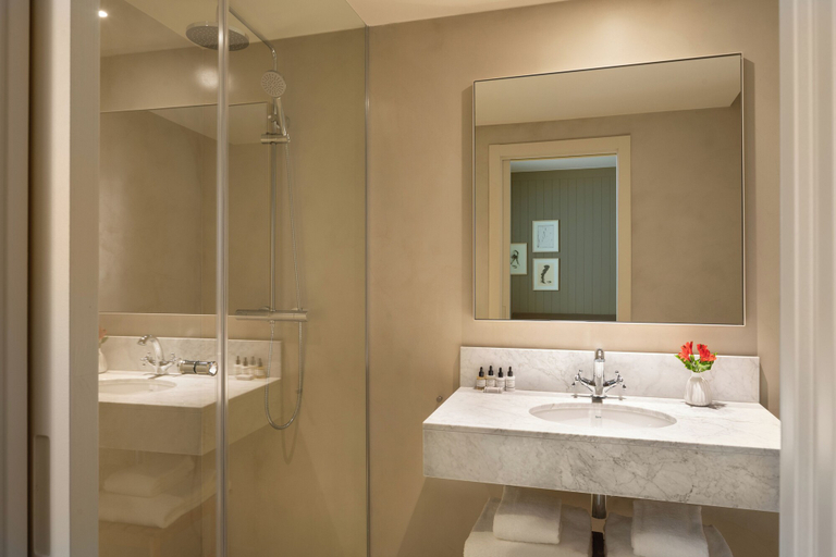 Bathroom 3, Hotel Casa Teva, Barcelona