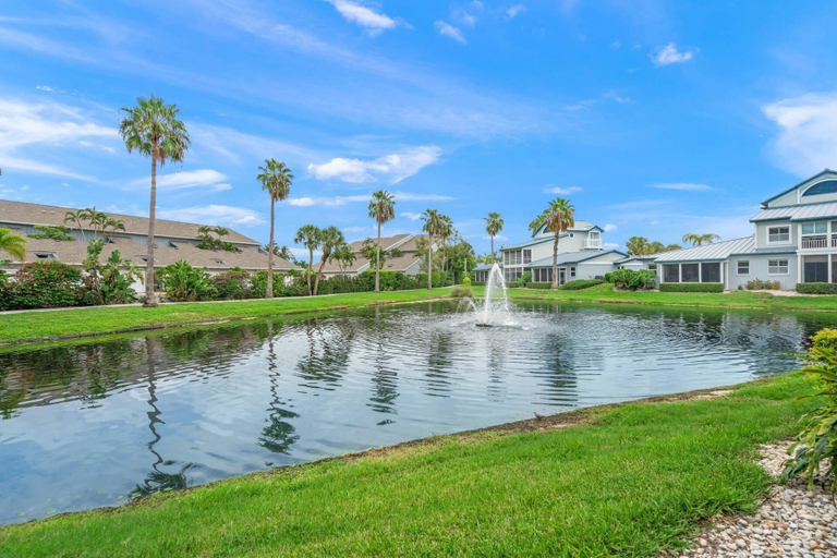 Exterior & Views 2, Siesta Bayside Pretty Fountain View, Sarasota