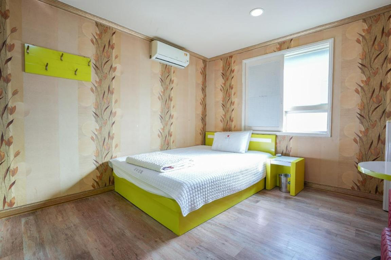 Bedroom 4, Busan Daeyeondong K, Nam