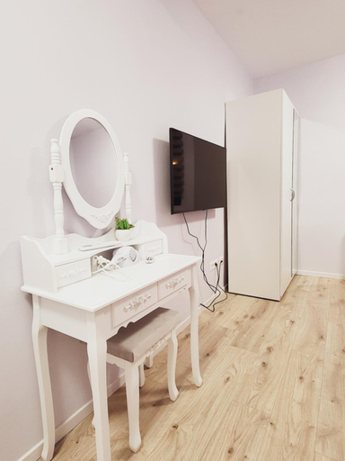 Others 4, Villa Vino & Grad, Zagreb