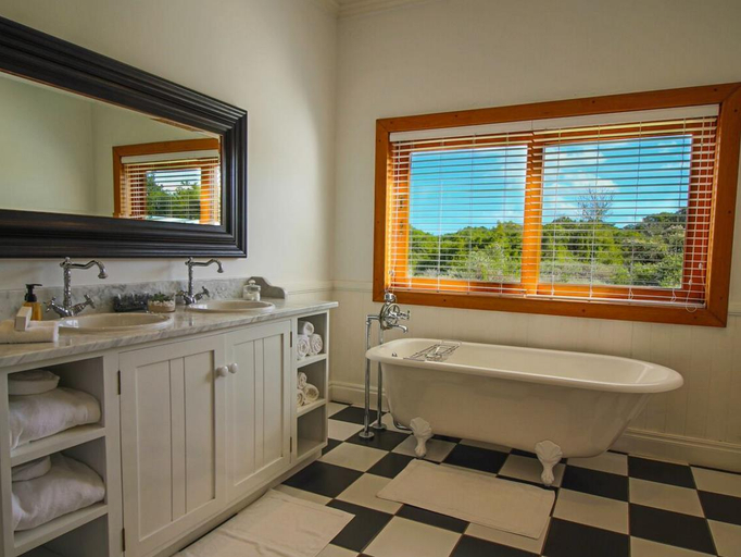 Bathroom 4