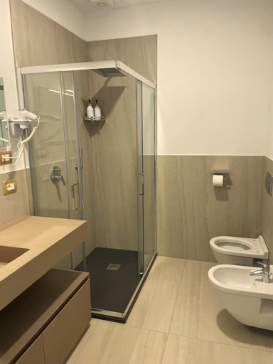 Bathroom 10