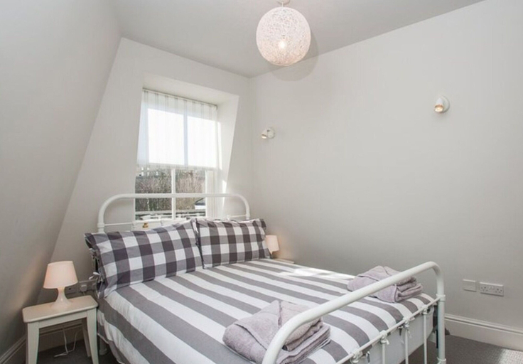 Room 3, Central Quiet 2 Bedroom Townhouse With Office, Bath and North East Somerset