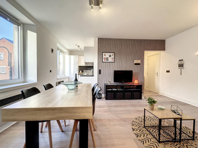 Dining Room 10