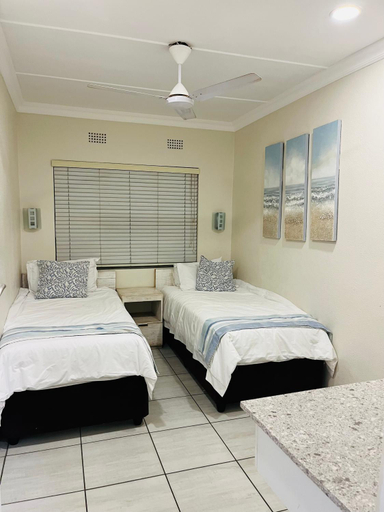 Others 2, Banana Beach Club Unit A2, Ugu