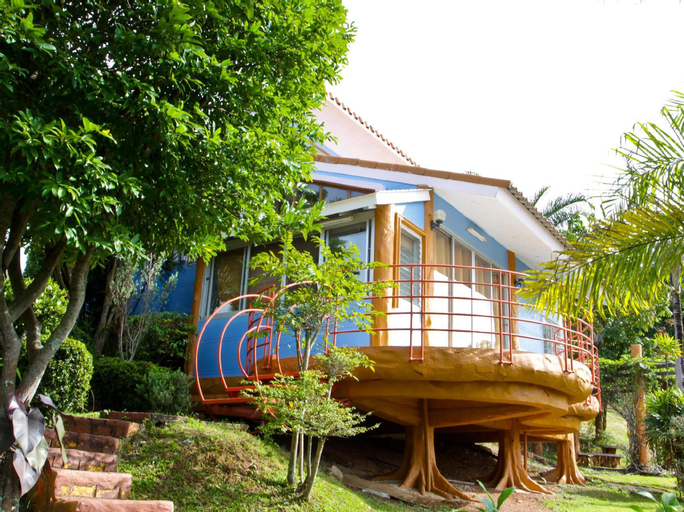 Exterior 16
