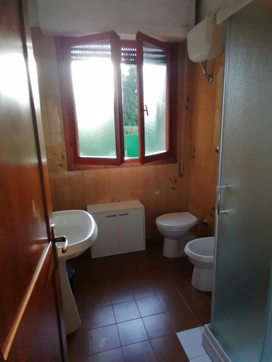 Bathroom 1, appartamento Modi, Pistoia