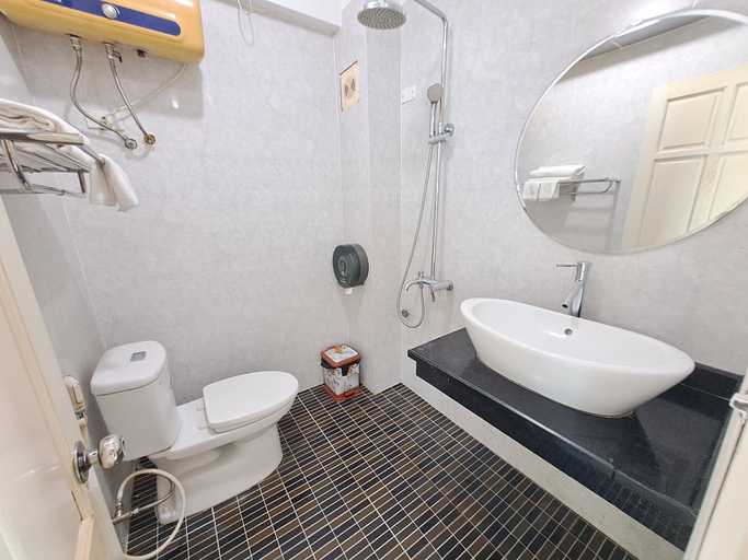 Bathroom 5, Indochina Airport Hotel, Sóc Sơn