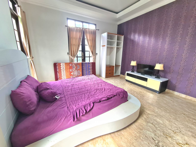 Bedroom 3, Fullhouse at Villa Heinbill Pinus View, Malang
