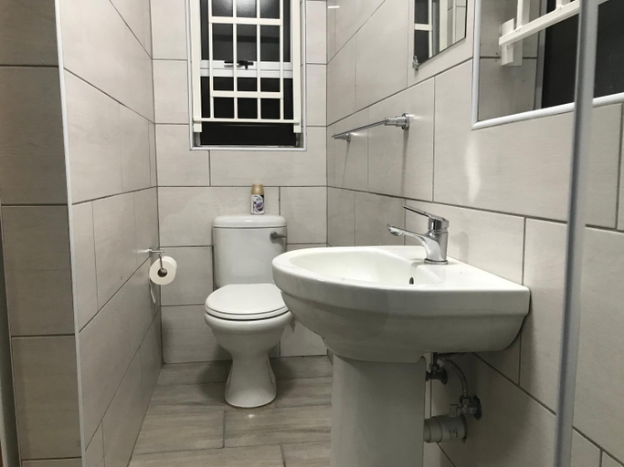 Bathroom 2, The Affectionate One, Vhembe