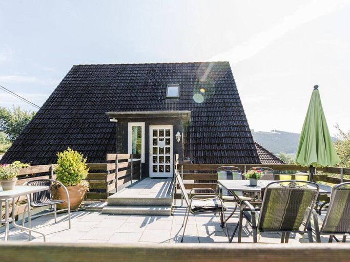 Others 5, on the sunny slope Modern retreat, Hochsauerlandkreis
