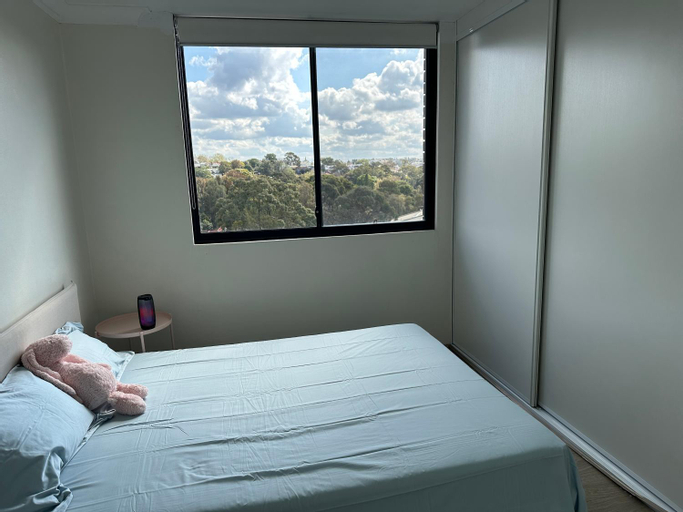 Others 5, Wandering a private room with shared bathroom, Sydney