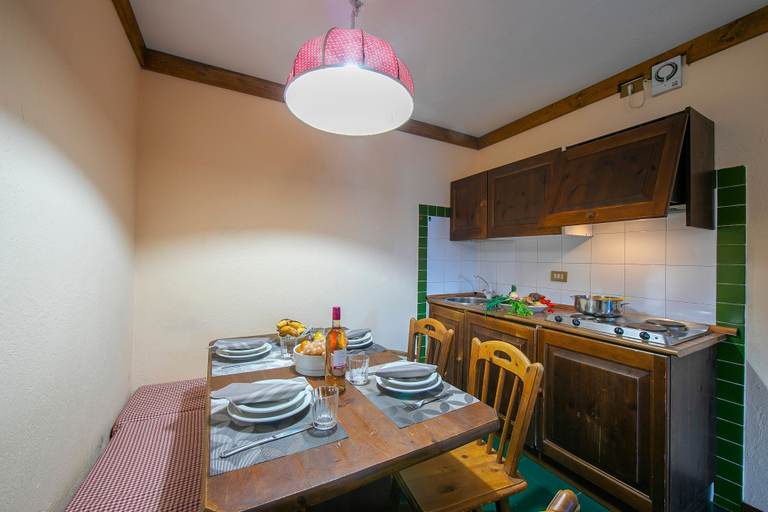 Room 3, Grange Hike Ski - 12D Sestriere, Torino