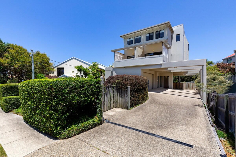 Wake up to ocean views in stylish comfort, Noosa - Sunshine-Peregian
