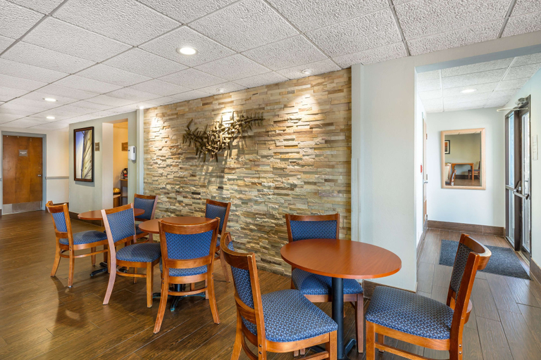 Food & Drinks 5, Best Western Port Clinton, Ottawa