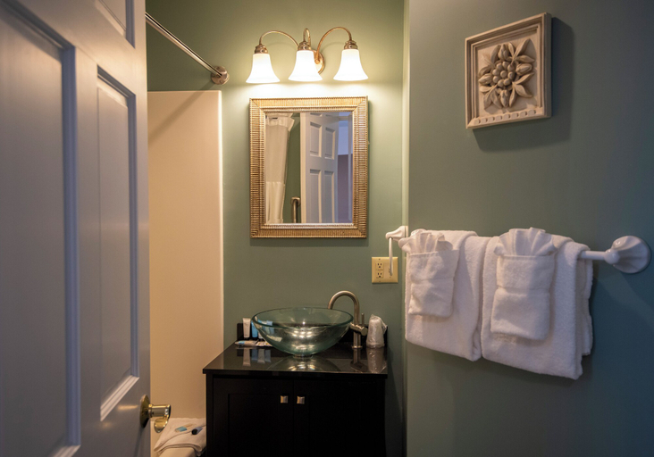 Bathroom 3, Bar Harbor Manor, Hancock