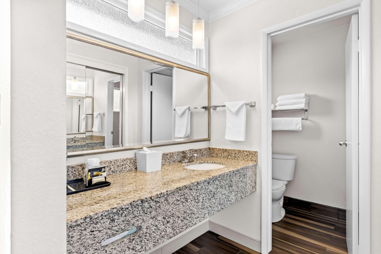 Bathroom 13